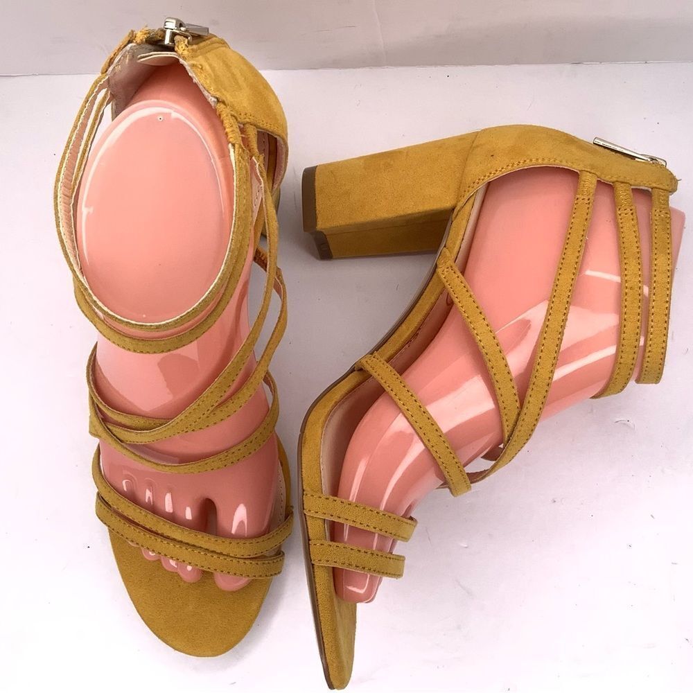 Jessica Simpson Stassy Mustard Yellow Strappy Block Heel Sandals Sz 8M Party